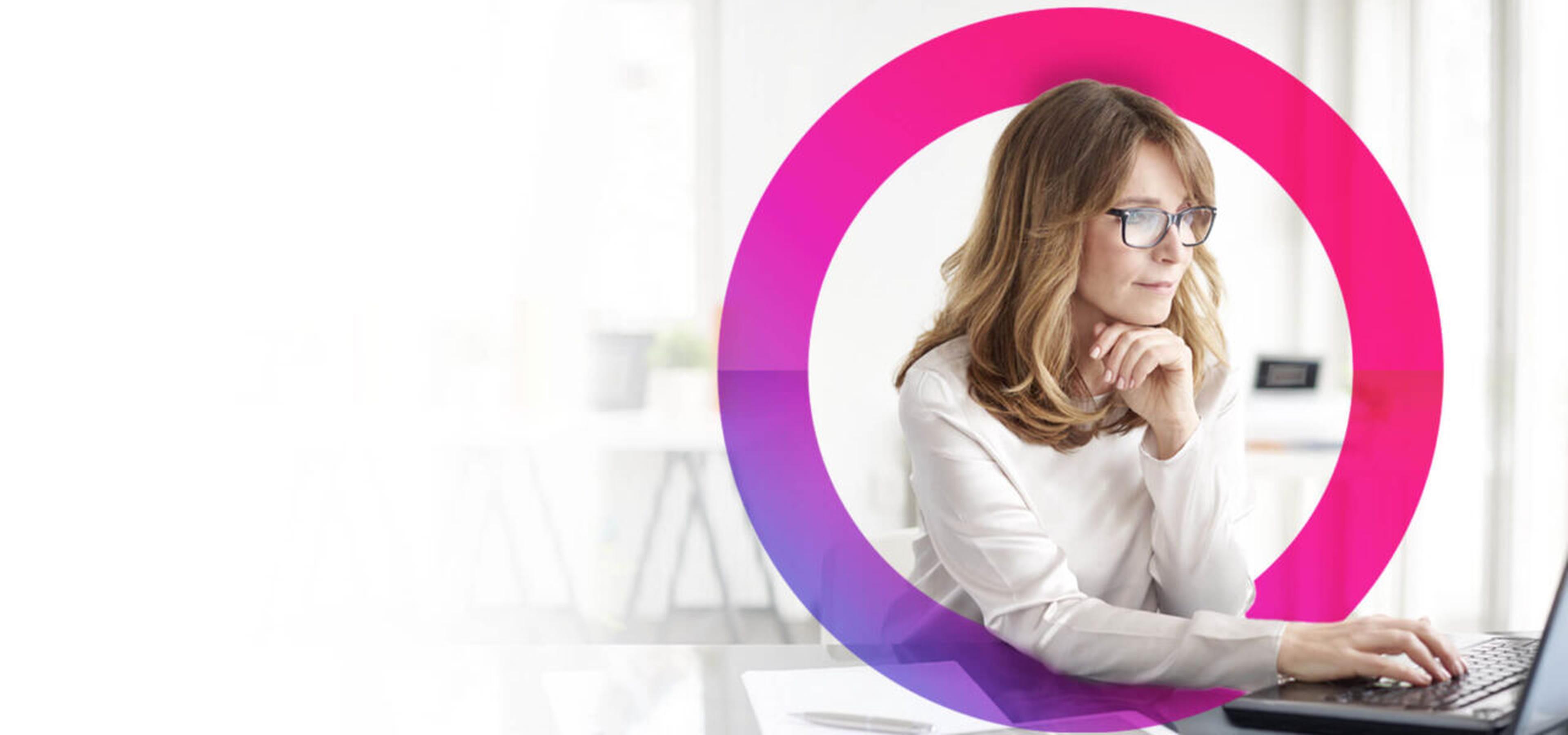 https://a.storyblok.com/f/328957/1280x600/afab5c0e5c/project-management-software-lady-using-laptop-1920-1280x600.jpg