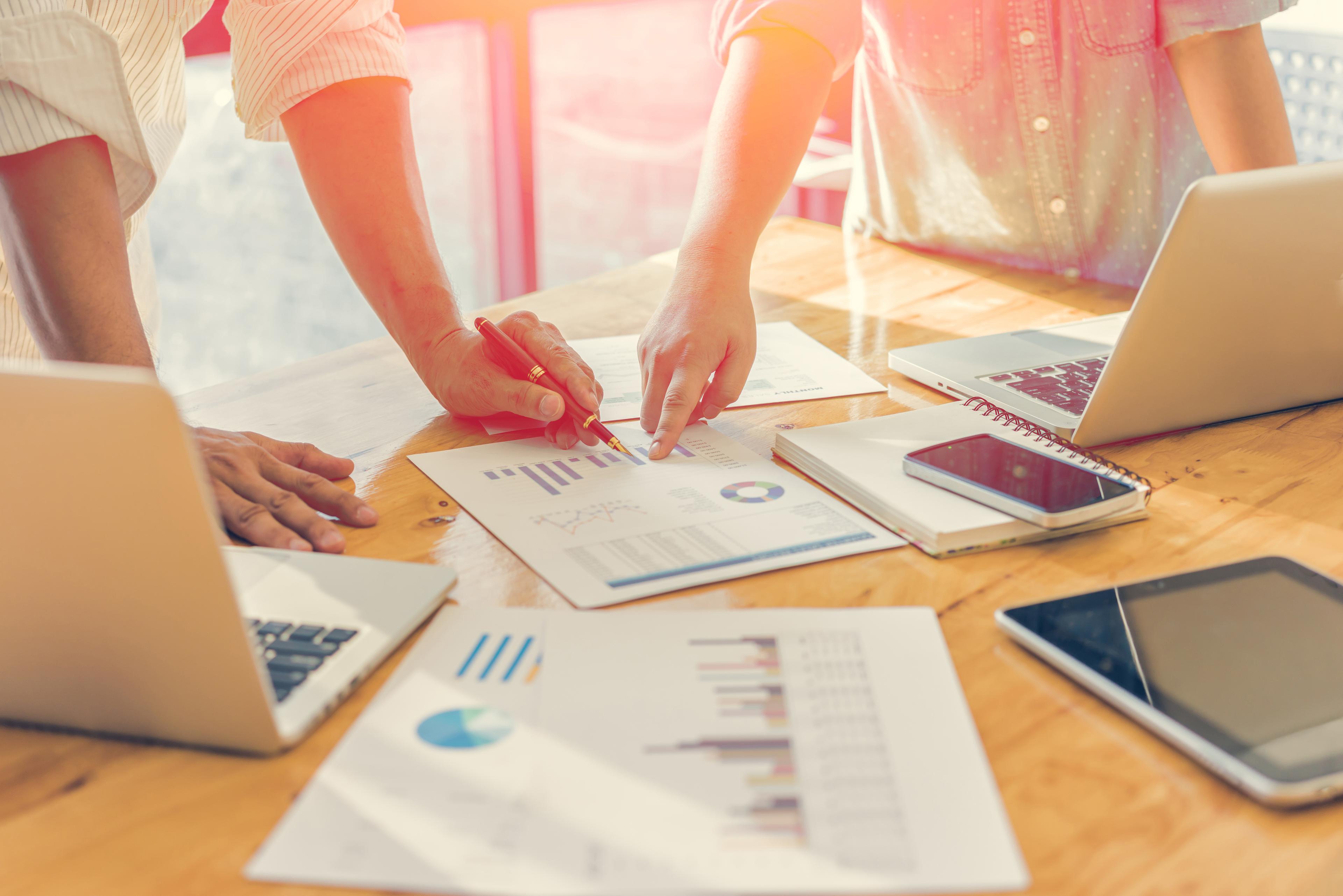 https://a.storyblok.com/f/328957/7360x4912/20100789cb/capital-project-management.jpg